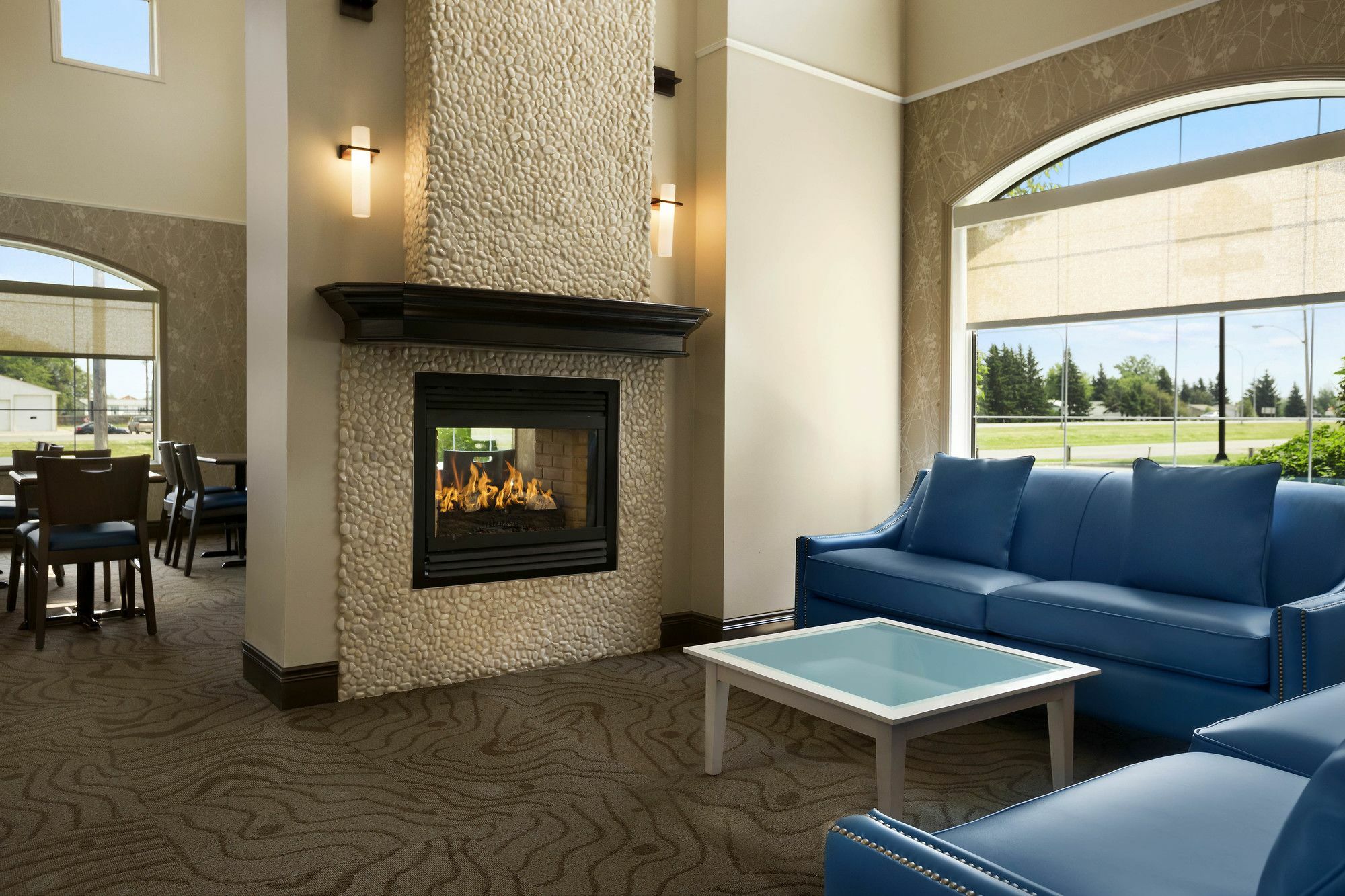 Days Inn & Suites By Wyndham Brandon Exterior photo